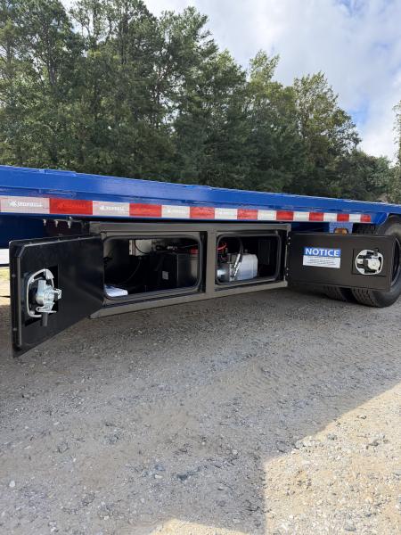 New 2027 Iron Bull FHG0236122 LEGENDARY RESERVE RUSTY WRIGHT EDITION Hydraulic Dovetail Deck over Trailer/ 12 ton / Hydraulic Jacks / Wireless Remote / Solar Panel Charger