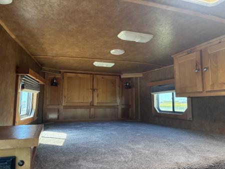 Used 2010 Exiss 4H GN Sport ES-400 Weekender Horse Trailer