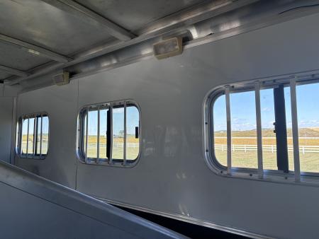Used 2010 Exiss 4H GN Sport ES-400 Weekender Horse Trailer