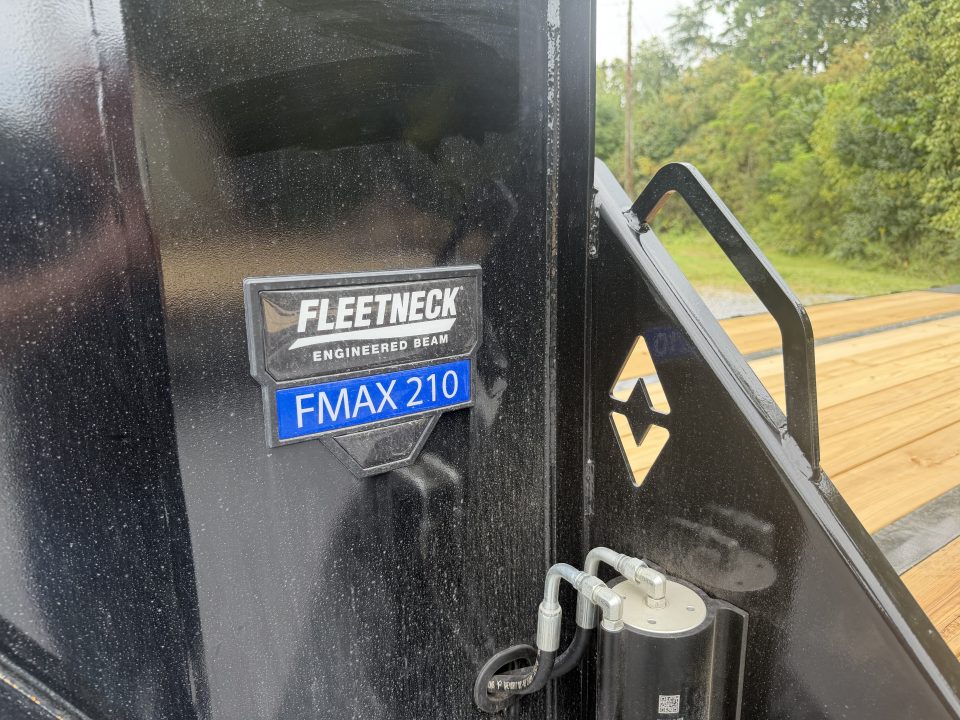 New 2027 Diamond C FMAX210 GOOSENECK TRAILER **ABS BRAKES** HYDRO JACK & DOVE ALUMINUM OUTER RIMS 14 PLY TIRES