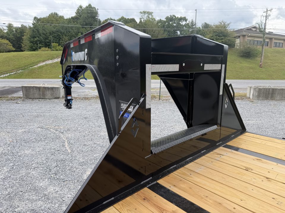 New 2027 Diamond C FMAX210 GOOSENECK TRAILER **ABS BRAKES** HYDRO JACK & DOVE ALUMINUM OUTER RIMS 14 PLY TIRES