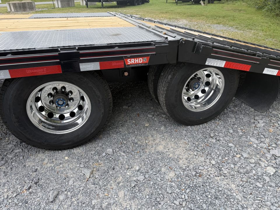 New 2027 Diamond C FMAX210 GOOSENECK TRAILER **ABS BRAKES** HYDRO JACK & DOVE ALUMINUM OUTER RIMS 14 PLY TIRES