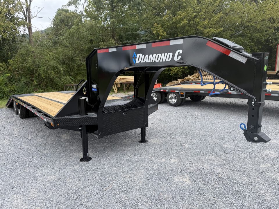 New 2027 Diamond C FMAX210 GOOSENECK TRAILER **ABS BRAKES** HYDRO JACK & DOVE ALUMINUM OUTER RIMS 14 PLY TIRES