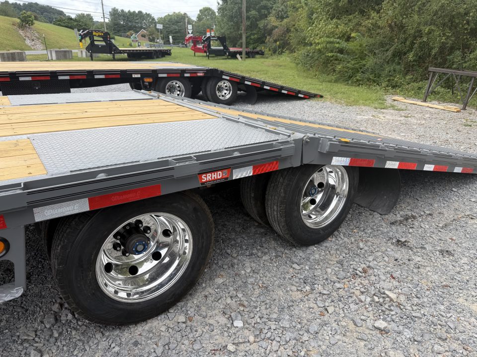 New 2027 Diamond C FMAX 212 GOOSENECK TRAILER HYDRO JACKS & DOVE ALUMINUM OUTER RIMS ** ABS BRAKES**