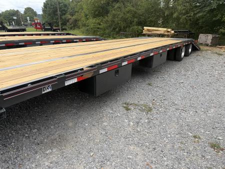 New 2027 Diamond C FMAX212 GOOSENECK TRAILER PACESETTER HYDRO JACKS & DOVE DISC BRAKES ALUMINUM OUTER RIMS