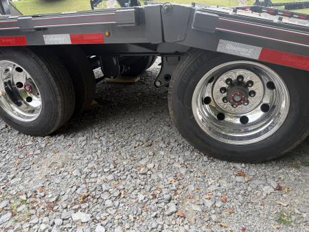 New 2027 Diamond C FMAX212 GOOSENECK TRAILER PACESETTER HYDRO JACKS & DOVE DISC BRAKES ALUMINUM OUTER RIMS