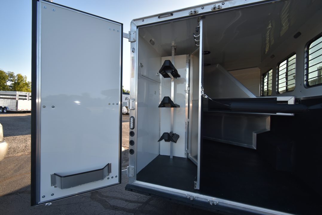 New 2027 Lakota Legacy 8315SR Horse Trailer