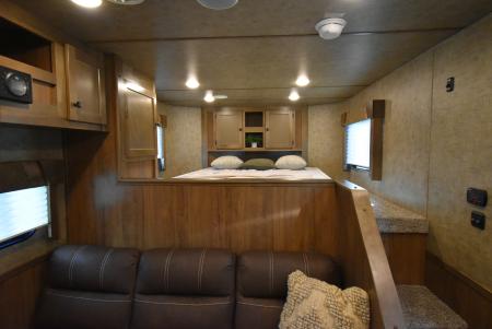 New 2027 Lakota Legacy 8315SR Horse Trailer