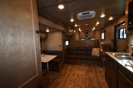 New 2027 Lakota Legacy 8315SR Horse Trailer