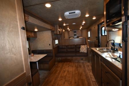 New 2027 Lakota Legacy 8315SR Horse Trailer