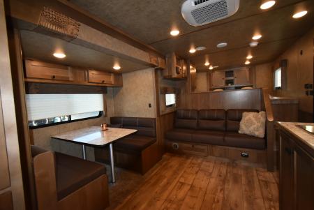 New 2027 Lakota Legacy 8315SR Horse Trailer