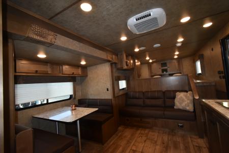 New 2027 Lakota Legacy 8315SR Horse Trailer