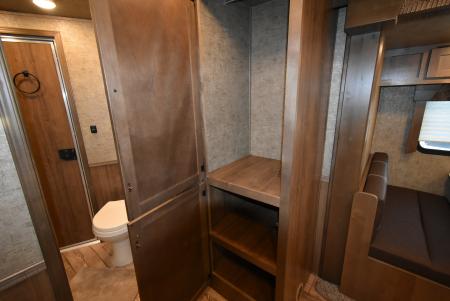 New 2027 Lakota Legacy 8315SR Horse Trailer