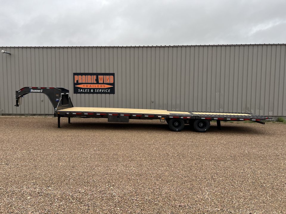 New 2027 Diamond C Trailers 35' FMAX212HDT Gooseneck Hydraulic Tail Flatbed Trailer