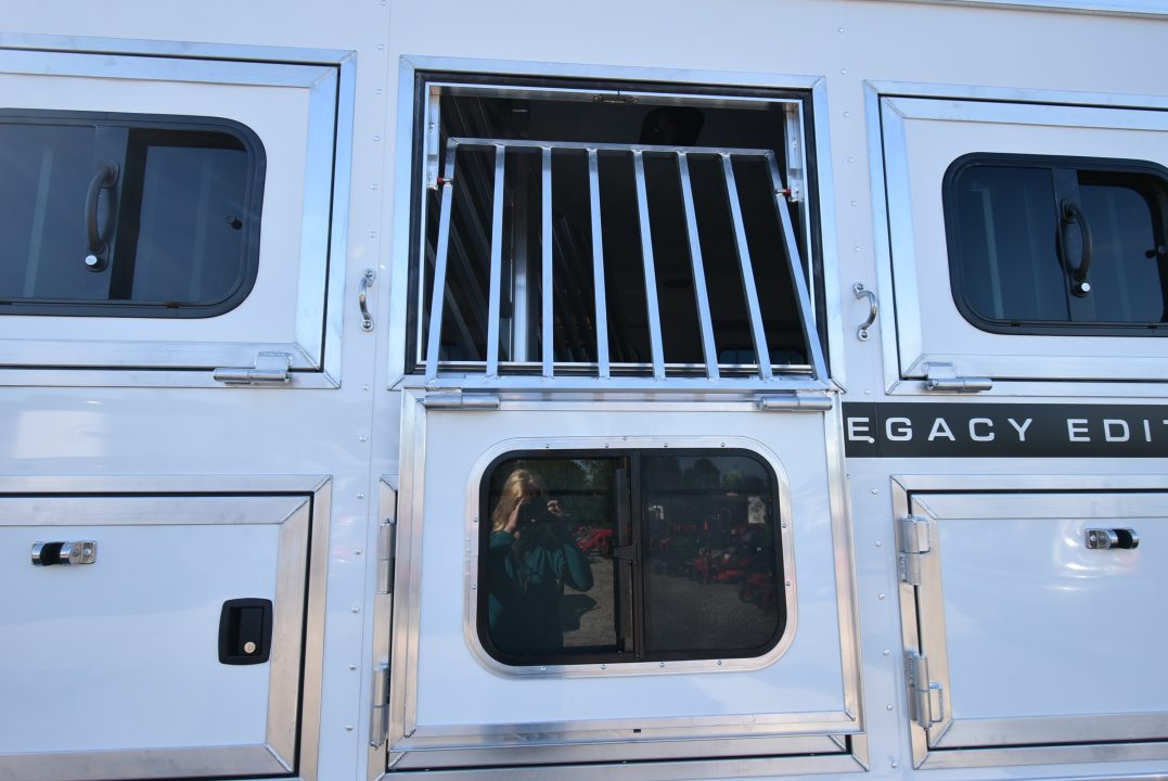 New 2027 Lakota Legacy 8415SR Horse Trailer