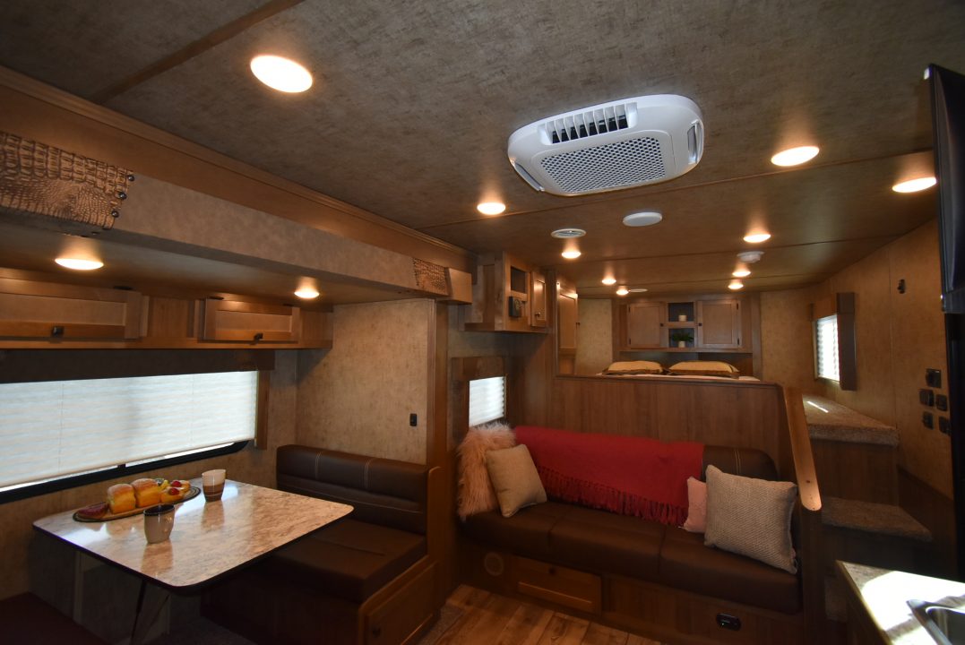 New 2027 Lakota Legacy 8415SR Horse Trailer