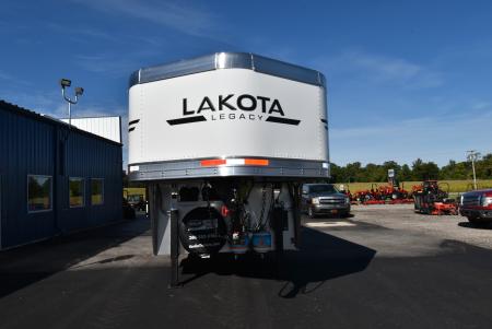 New 2027 Lakota Legacy 8415SR Horse Trailer