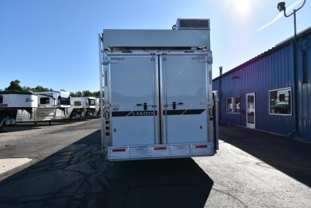 New 2027 Lakota Legacy 8415SR Horse Trailer