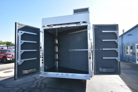 New 2027 Lakota Legacy 8415SR Horse Trailer