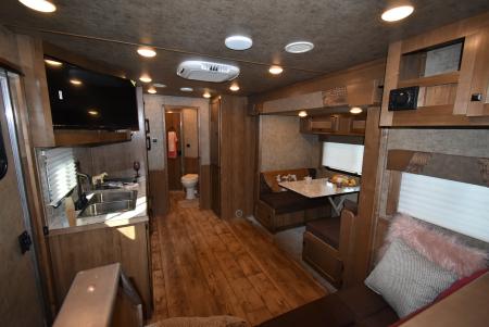 New 2027 Lakota Legacy 8415SR Horse Trailer