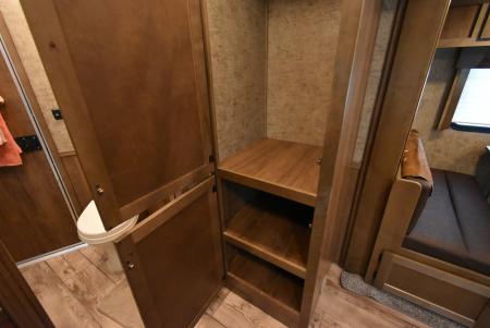 New 2027 Lakota Legacy 8415SR Horse Trailer