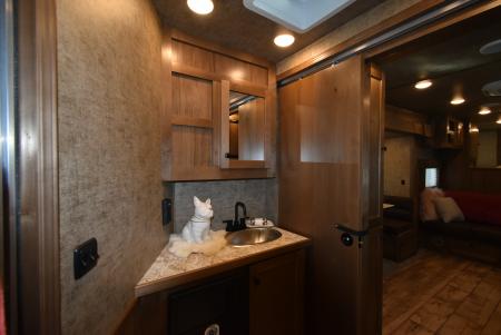 New 2027 Lakota Legacy 8415SR Horse Trailer