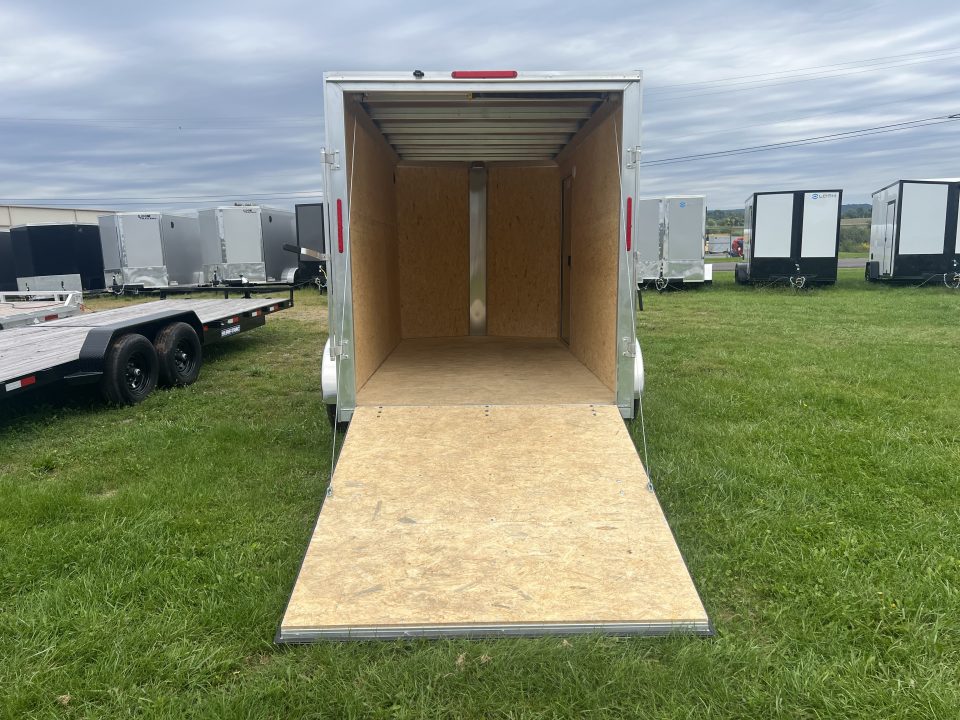 2027 E-Z Hauler photo 6