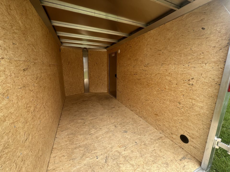 2027 E-Z Hauler photo 8