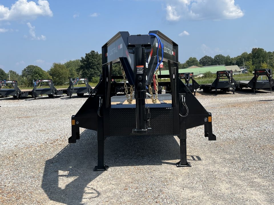 New 2027 Load Trail Gooseneck Hyd Dovetail Trailer | 102" x 32' 25.9K GVWR