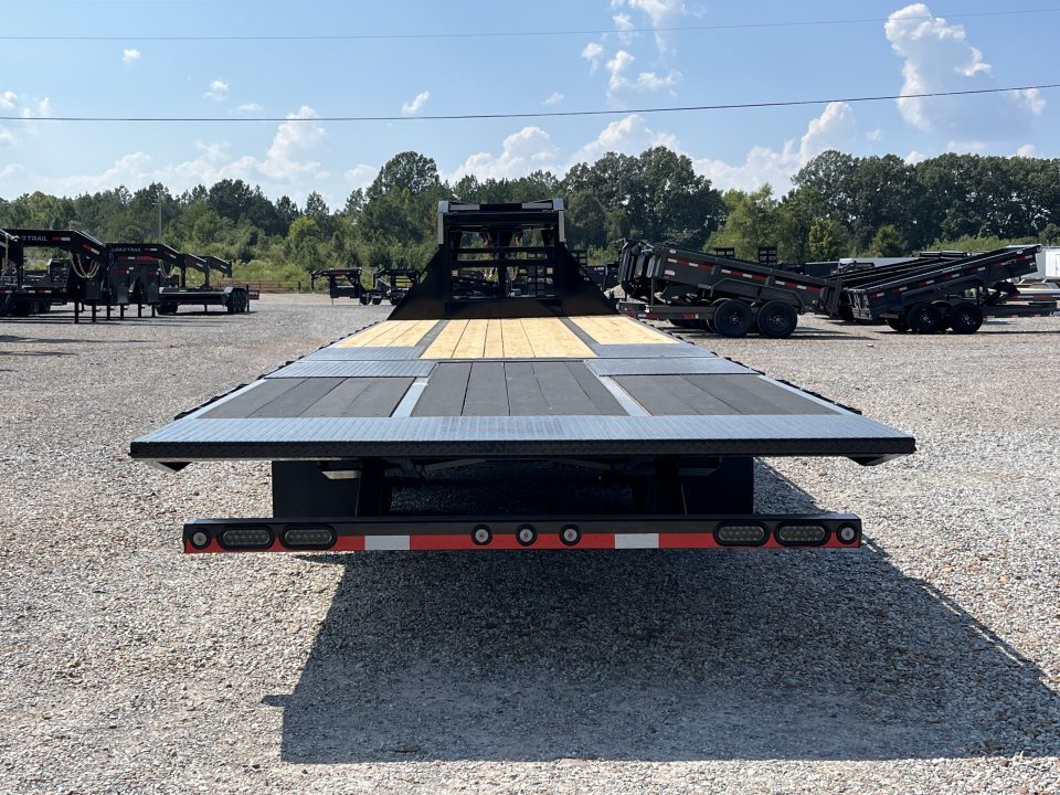 New 2027 Load Trail Gooseneck Hyd Dovetail Trailer | 102" x 32' 25.9K GVWR