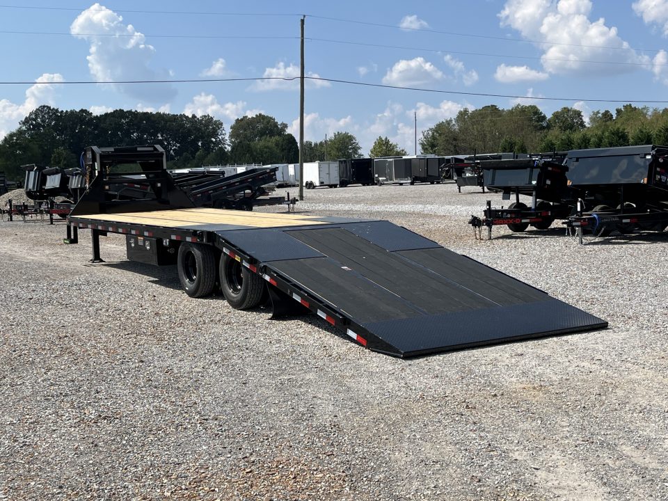 New 2027 Load Trail Gooseneck Hyd Dovetail Trailer | 102" x 32' 25.9K GVWR