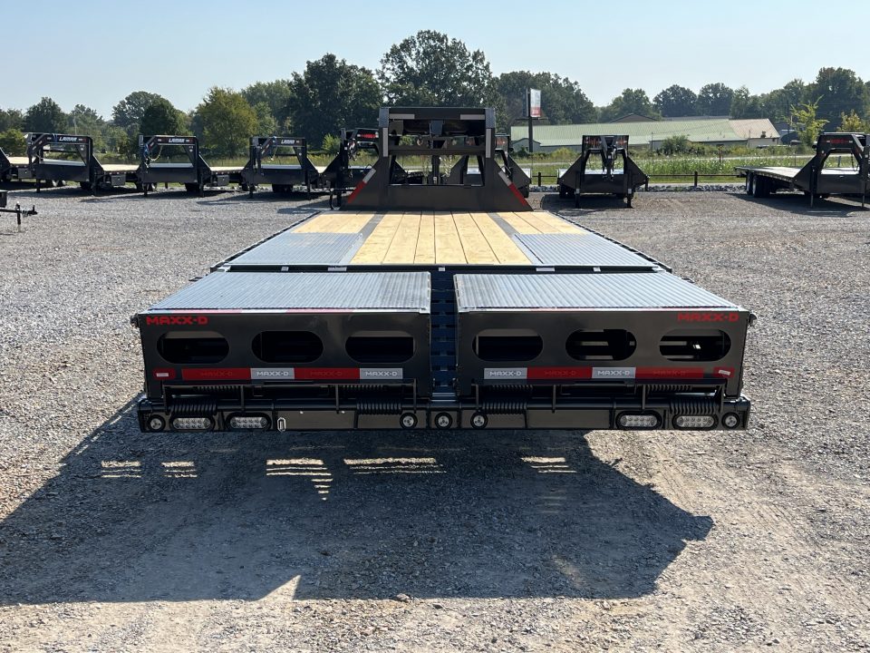 New 2027 MAXX-D 102"X25' 25K Gooseneck Flatbed Trailer
