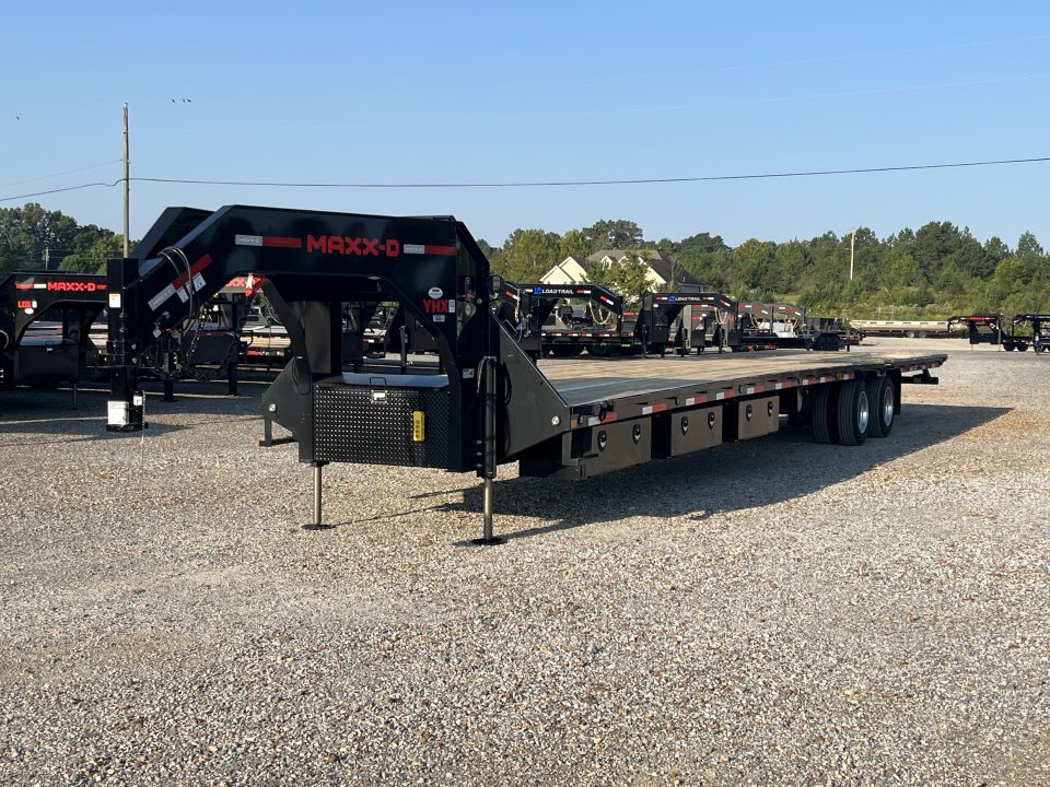 New 2027 MAXX-D 102"X40' Hydraulic Dovetail Gooseneck Trailer *AIR RIDE*