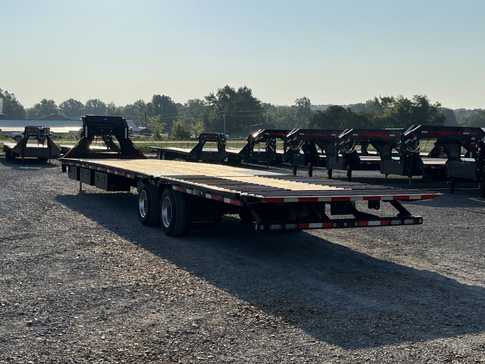 New 2027 MAXX-D 102"X40' Hydraulic Dovetail Gooseneck Trailer *AIR RIDE*