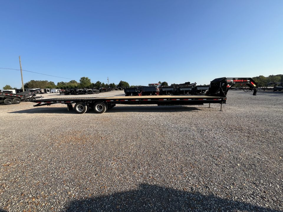New 2027 MAXX-D 102"X40' Hydraulic Dovetail Gooseneck Trailer *AIR RIDE*