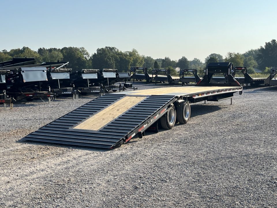 New 2027 MAXX-D 102"X40' Hydraulic Dovetail Gooseneck Trailer *AIR RIDE*