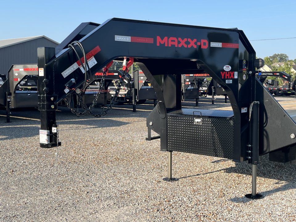 New 2027 MAXX-D 102"X40' Hydraulic Dovetail Gooseneck Trailer *AIR RIDE*