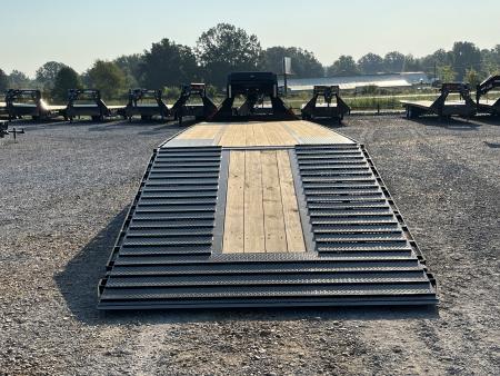 New 2027 MAXX-D 102"X40' Hydraulic Dovetail Gooseneck Trailer *AIR RIDE*