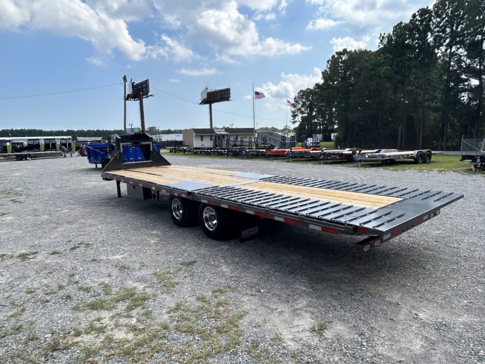 New 2027 Diamond C FMAX212 Hydraulic Dovetail 30ft (18ft Deck + 12ft Dovetail ) 12K Axles, #17,350 lbs Payload, ABS Brakes