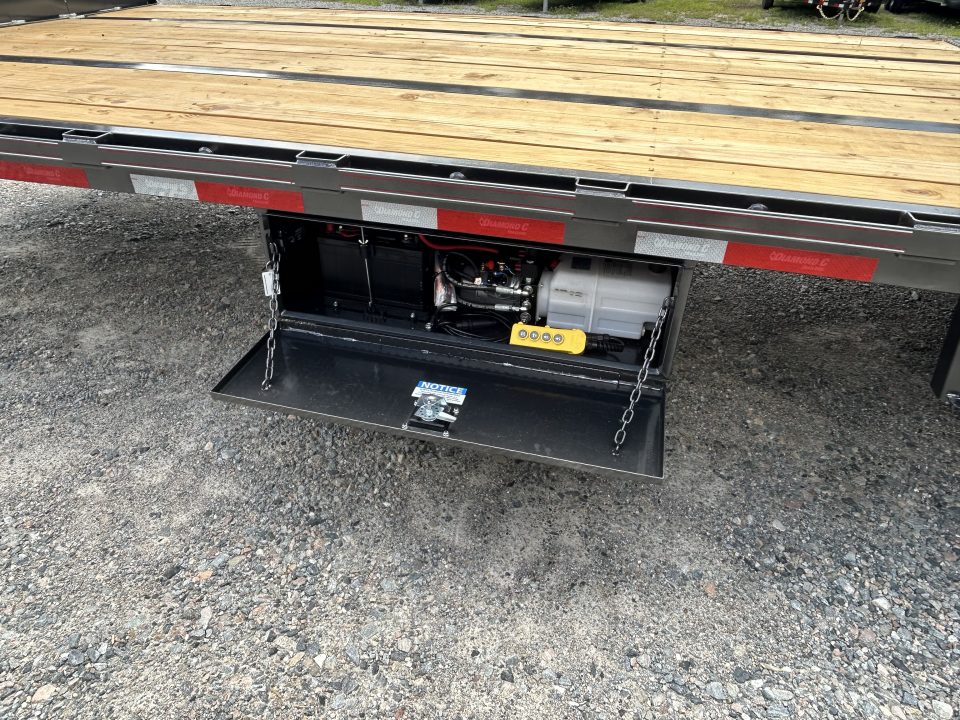 New 2027 Diamond C FMAX212 Hydraulic Dovetail 30ft (18ft Deck + 12ft Dovetail ) 12K Axles, #17,350 lbs Payload, ABS Brakes