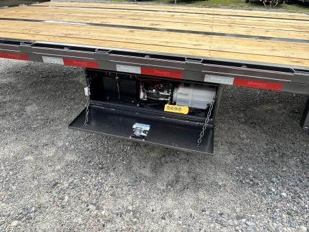 New 2027 Diamond C FMAX212 Hydraulic Dovetail 30ft (18ft Deck + 12ft Dovetail ) 12K Axles, #17,350 lbs Payload, ABS Brakes