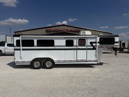 Used 2008 Hawk 3 Horse Gooseneck Weekender Mid Tack Horse Trailer
