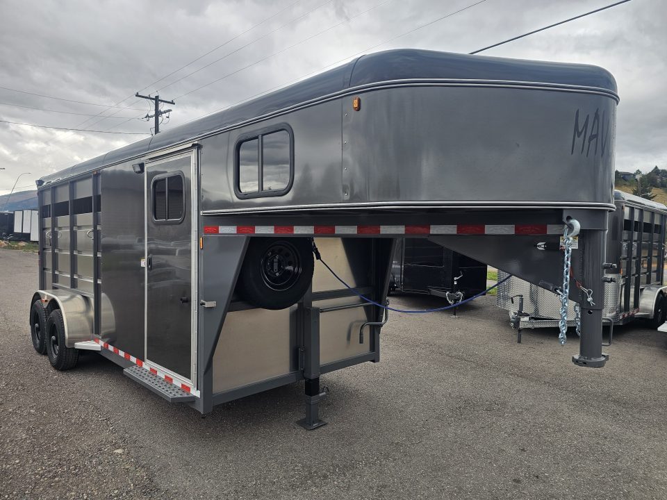 New 2027 Maverick 3 Horse Gooseneck Horse Trailer