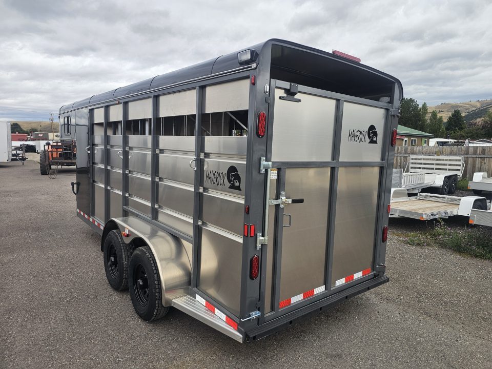 New 2027 Maverick 3 Horse Gooseneck Horse Trailer