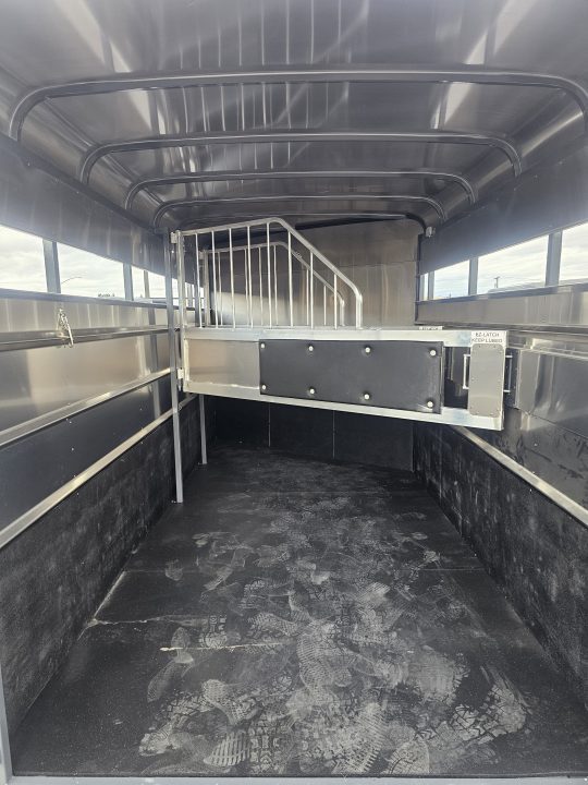 New 2027 Maverick 3 Horse Gooseneck Horse Trailer