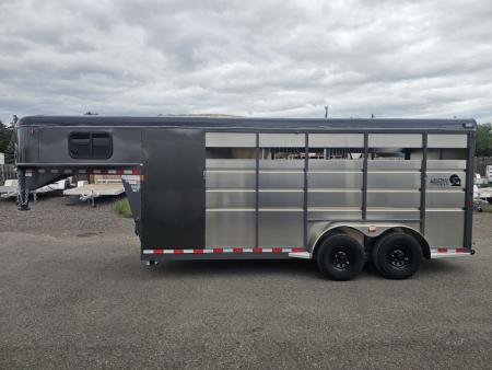 New 2027 Maverick 3 Horse Gooseneck Horse Trailer