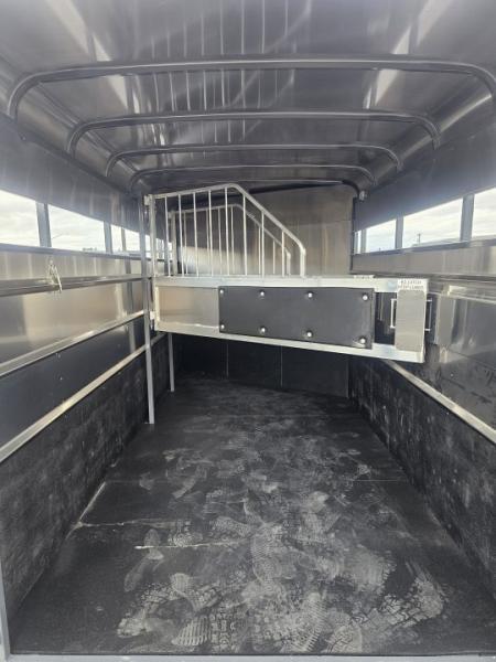 New 2027 Maverick 3 Horse Gooseneck Horse Trailer