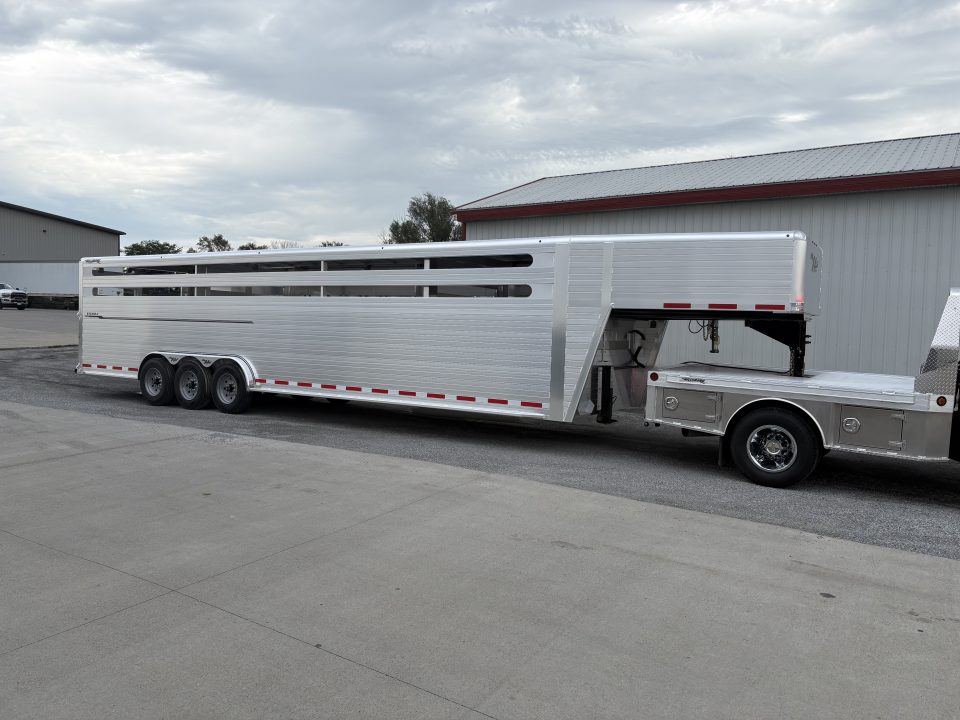 New 2027 Hillsboro Endura 7.5 x 32ft Livestock Trailer Triple 8k axles