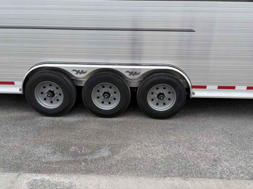 New 2027 Hillsboro Endura 7.5 x 32ft Livestock Trailer Triple 8k axles