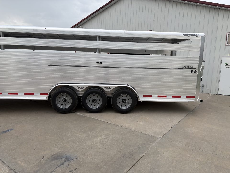New 2027 Hillsboro Endura 7.5 x 32ft Livestock Trailer Triple 8k axles